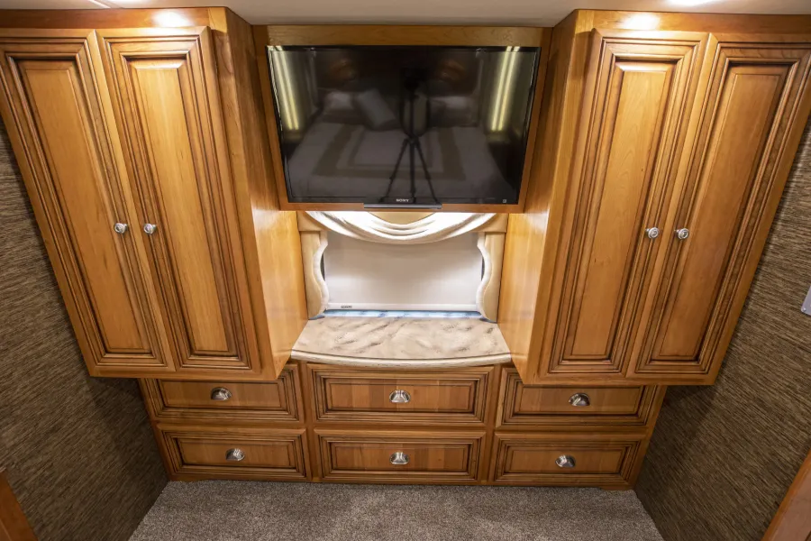 2015 Newmar Dutch Star 4018 | Photo 24 of 32