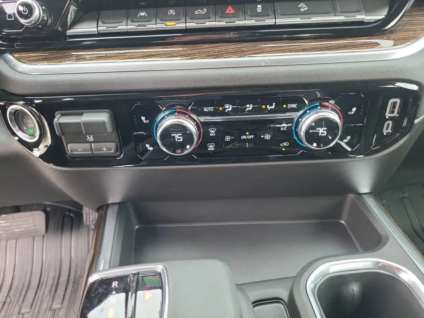 2026 GMC Sierra 1500 Elevation | Photo 16 of 23