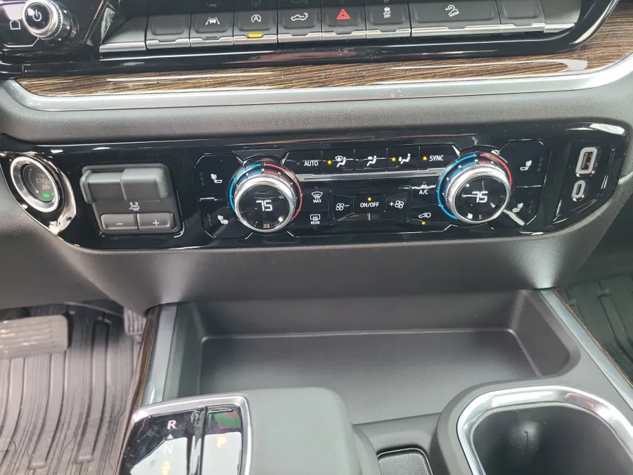 2026 GMC Sierra 1500 Elevation | Photo 16 of 23