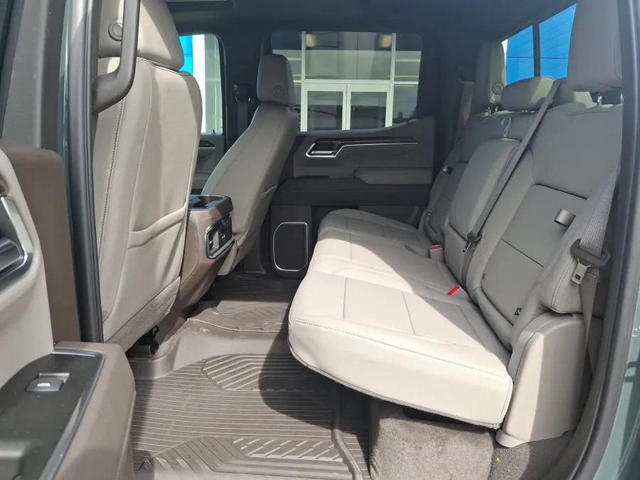 2026 Chevrolet Silverado 1500 LTZ | Photo 10 of 20