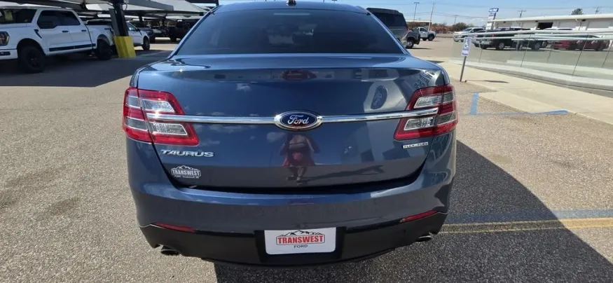 2018 Ford Taurus | Photo 7 of 28