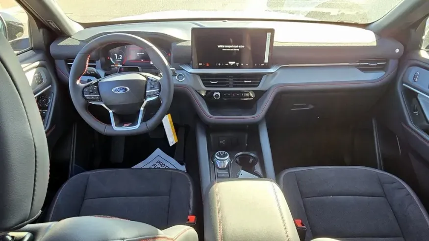 2026 Ford Explorer | Photo 29 of 34