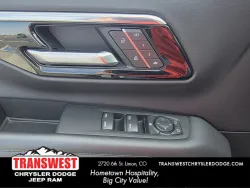 2025 Chevrolet Suburban Z71 | Thumbnail Photo 23 of 32