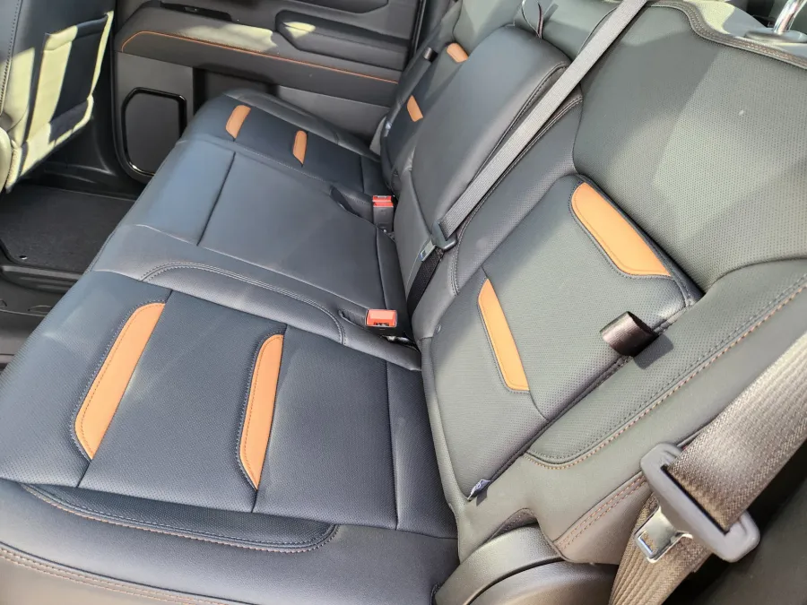 2026 GMC Sierra 2500HD AT4 | Photo 16 of 20