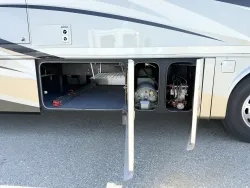 2013 Tiffin Allegro Red 38QRA | Thumbnail Photo 25 of 30