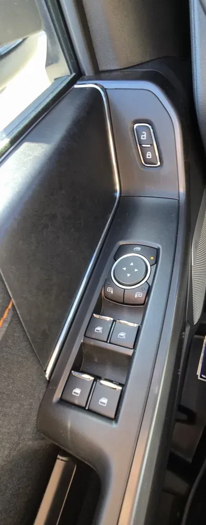 2025 Ford F-150 | Photo 13 of 32