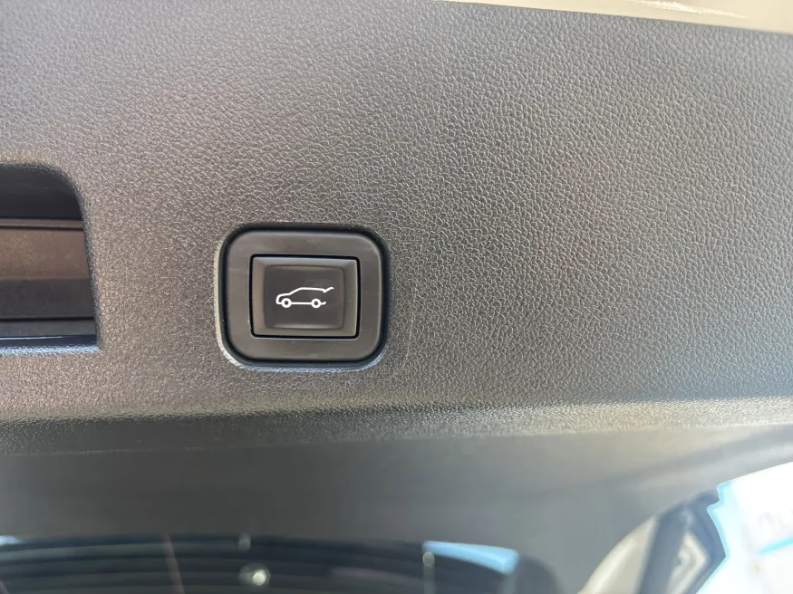 2025 Buick Enclave Preferred | Photo 9 of 24