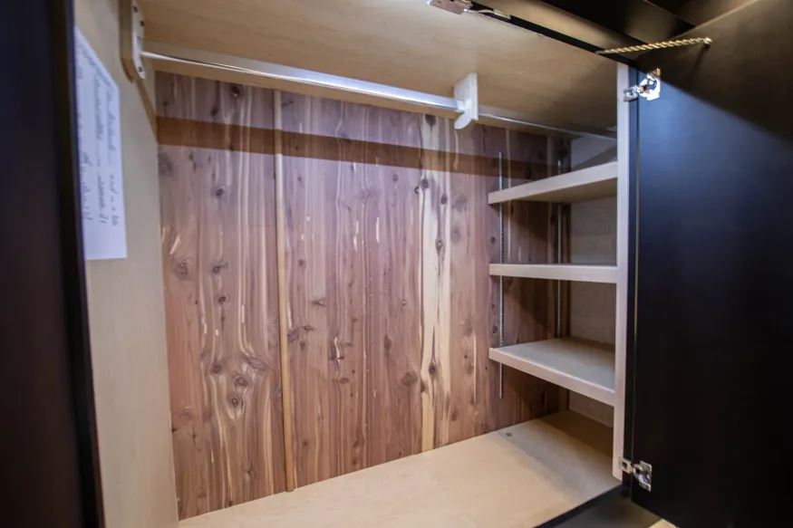 2026 Newmar Essex 4569 | Photo 28 of 35