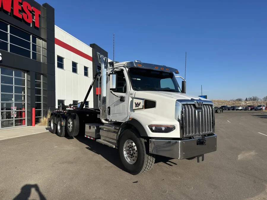 2026 Western Star 47X | Photo 3 of 12