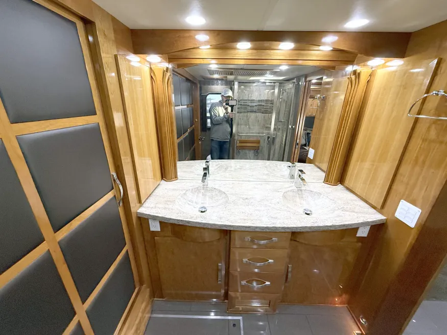 2013 Newmar King Aire 4584 | Photo 19 of 33