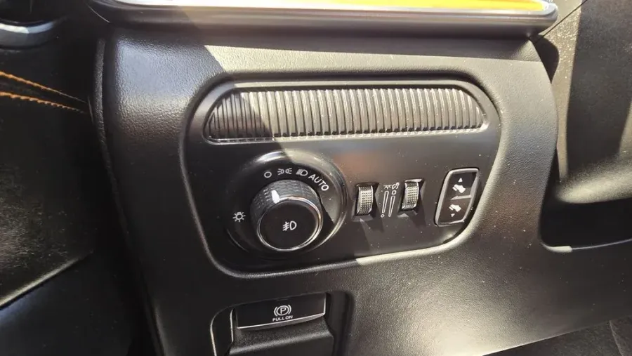 2022 Jeep Grand Wagoneer | Photo 15 of 45