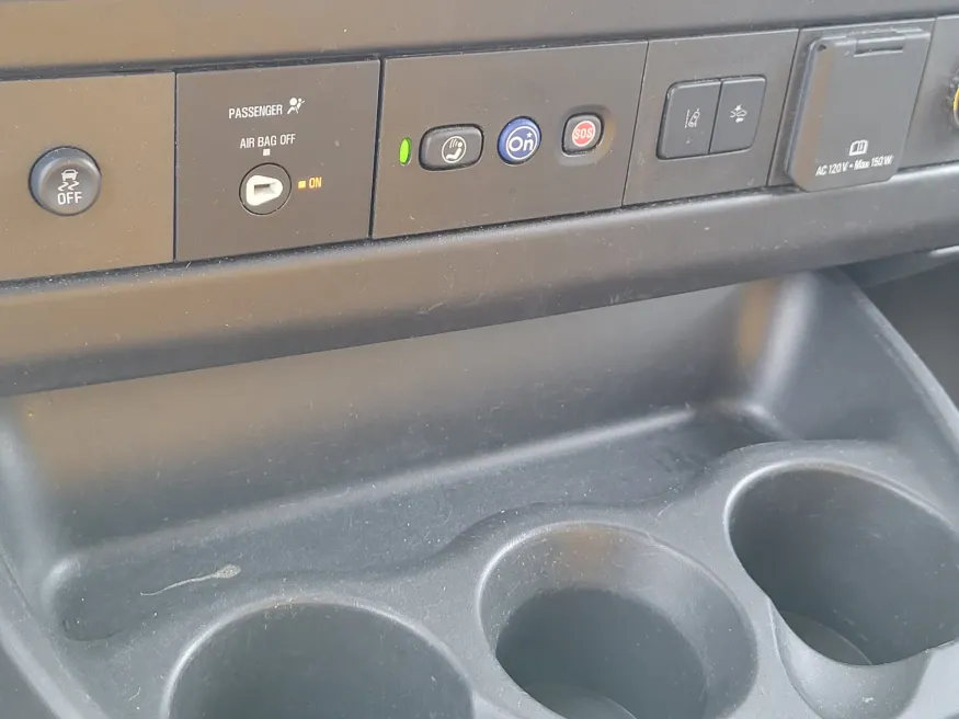 2021 GMC Savana Commercial Cutaway CUTWAY | Photo 15 of 20