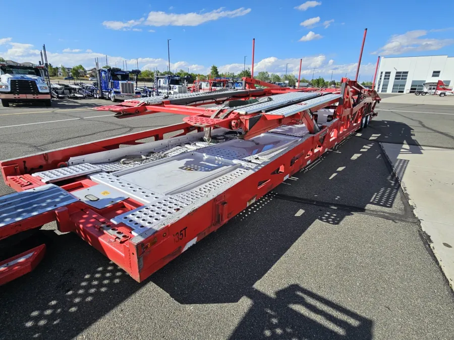 2020 Peterbilt 389 | Photo 14 of 30