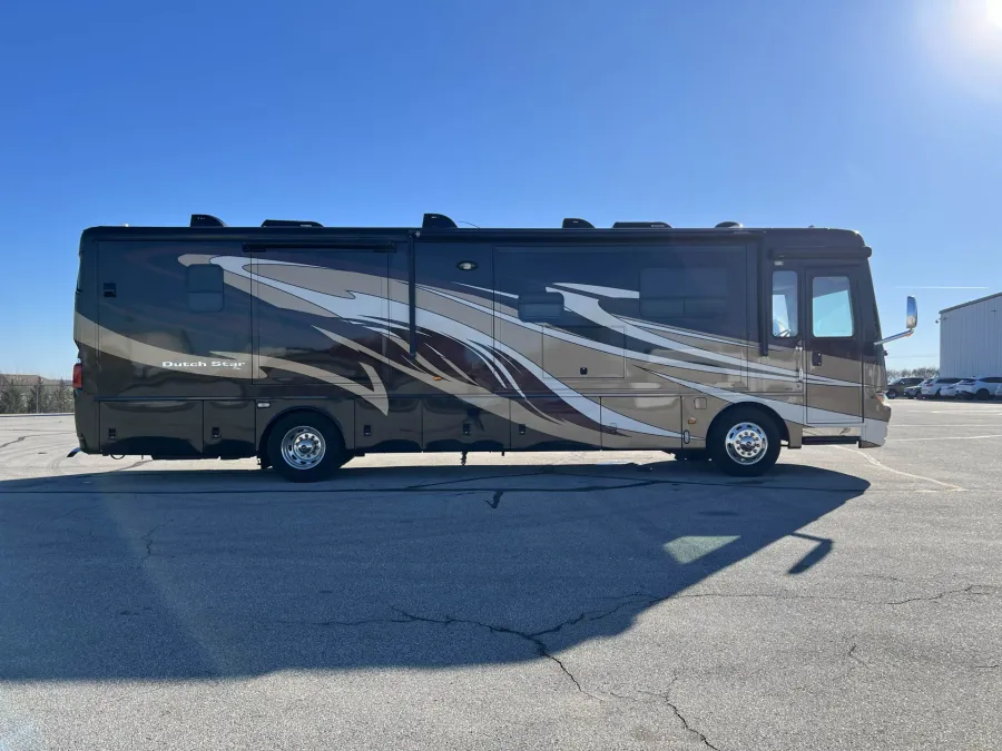 2014 Newmar Dutch Star 3736 | Photo 4 of 22