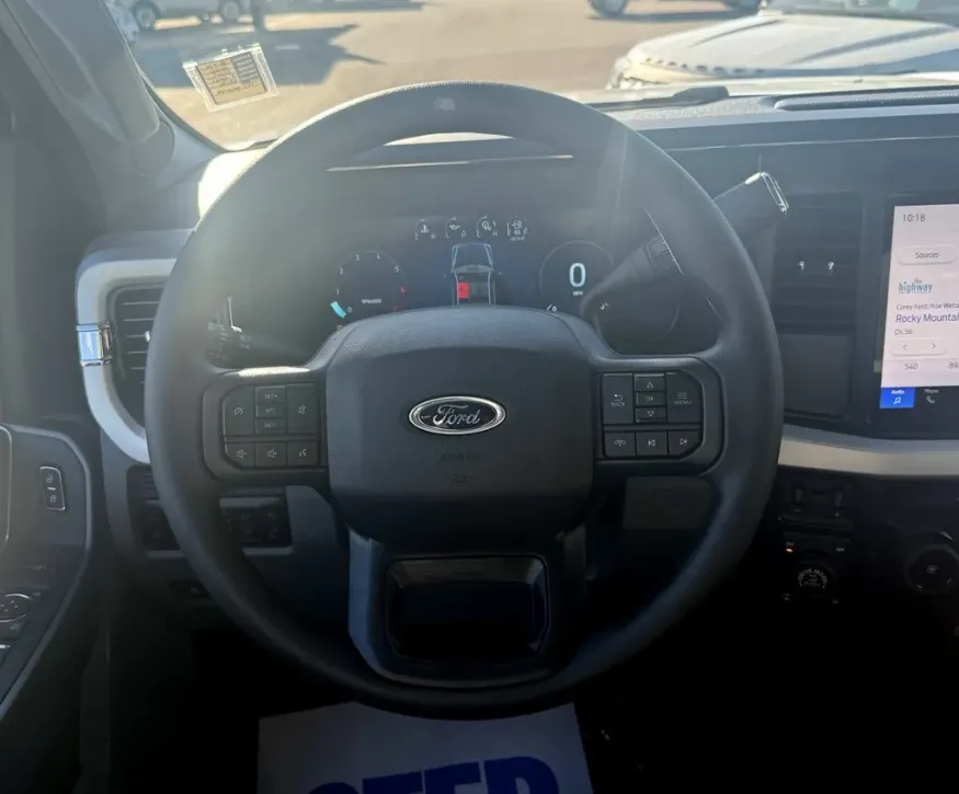 2026 Ford Super Duty F-350 | Photo 13 of 23