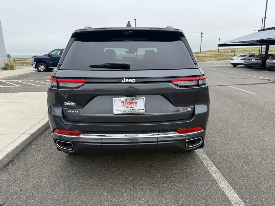 2025 Jeep Grand Cherokee Overland | Photo 6 of 19