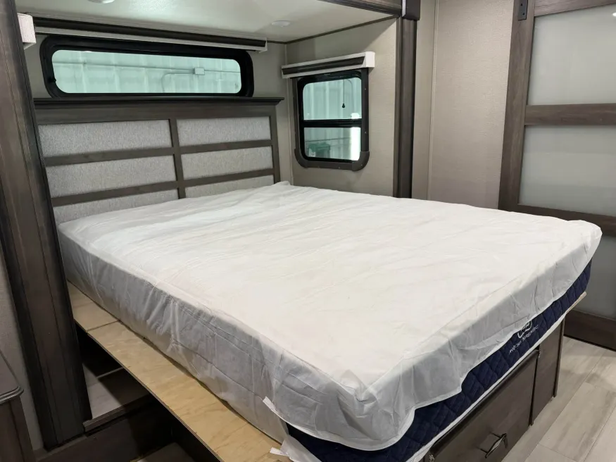 2022 Grand Design Solitude 373FB R | Photo 19 of 18