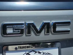 2026 GMC Yukon AT4 | Thumbnail Photo 10 of 25