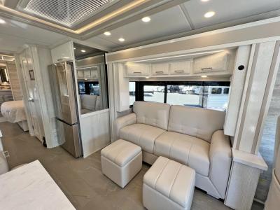 2023 Newmar New Aire 3547 | Thumbnail Photo 5 of 39