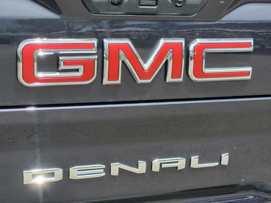 2026 GMC Sierra 2500HD Denali | Photo 10 of 25