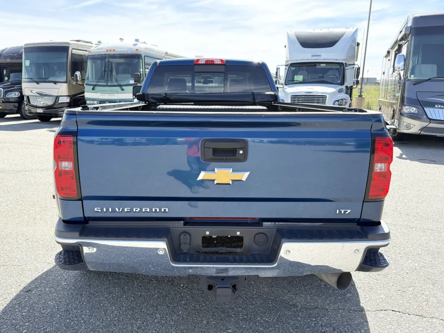 2016 Chevrolet Silverado 3500 LTZ | Photo 13 of 22