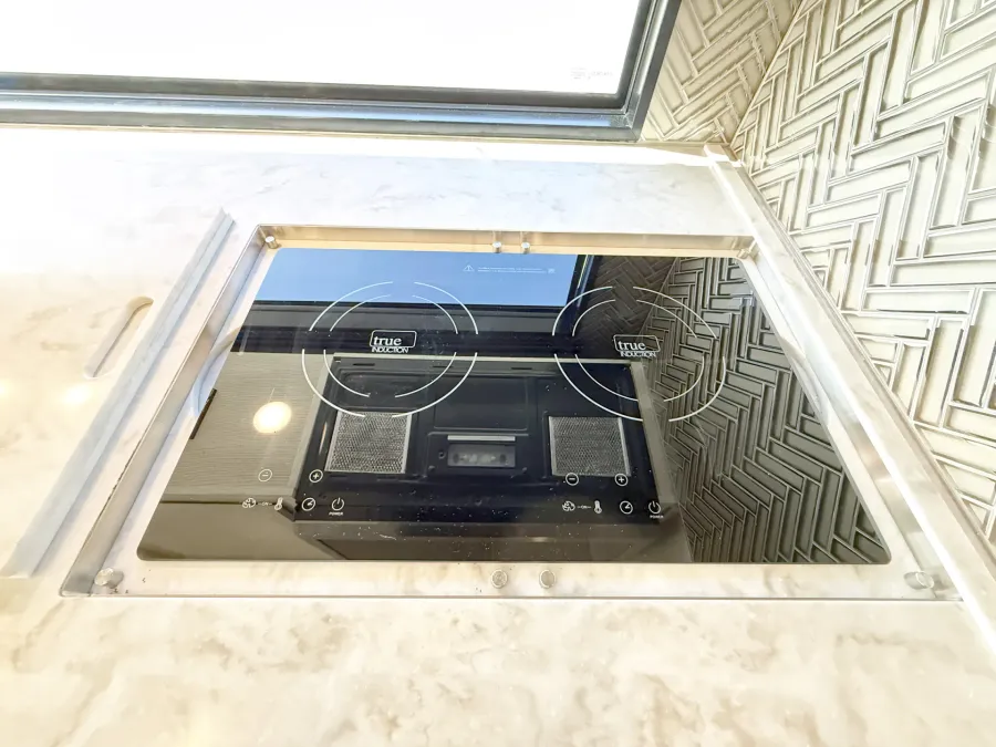 2022 Newmar New Aire 3543 | Photo 12 of 31