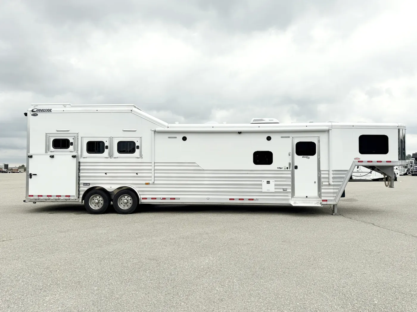 2025 Cimarron Norstar 3HLQ | Photo 3 of 33