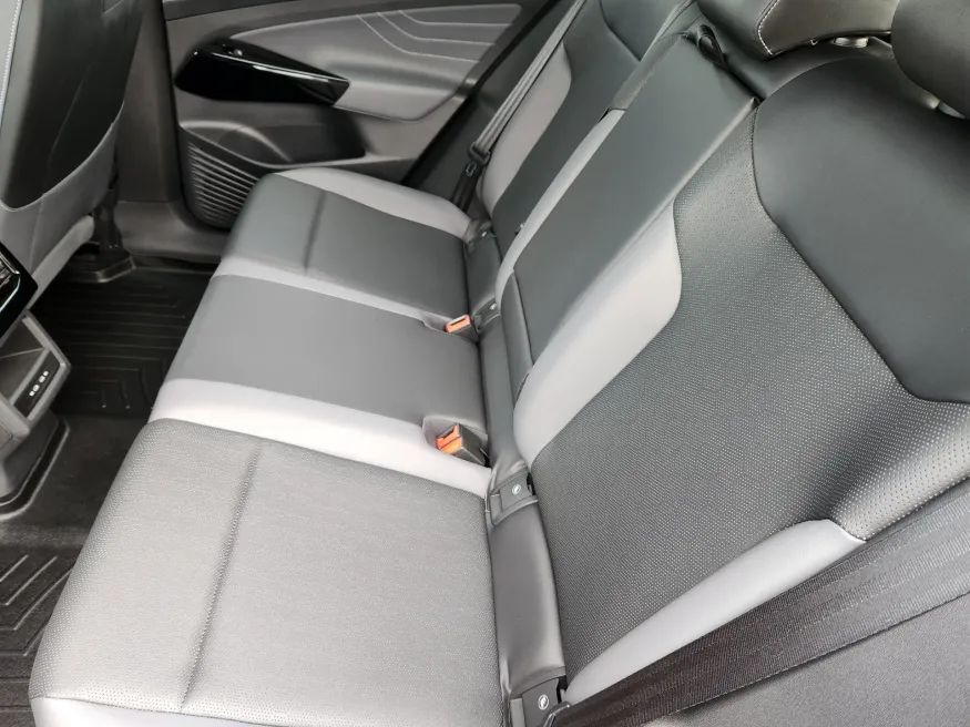 2023 Volkswagen ID.4 | Photo 15 of 22