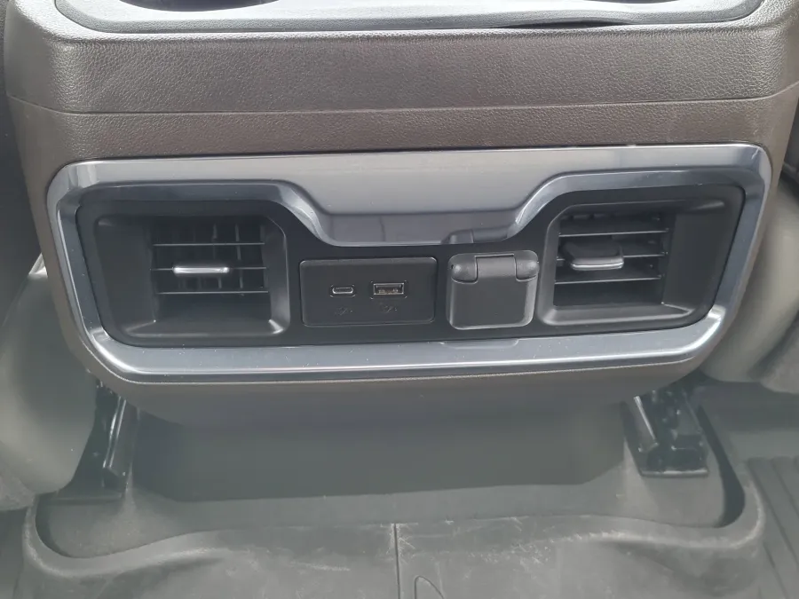 2022 Chevrolet Silverado 2500HD LTZ | Photo 33 of 36