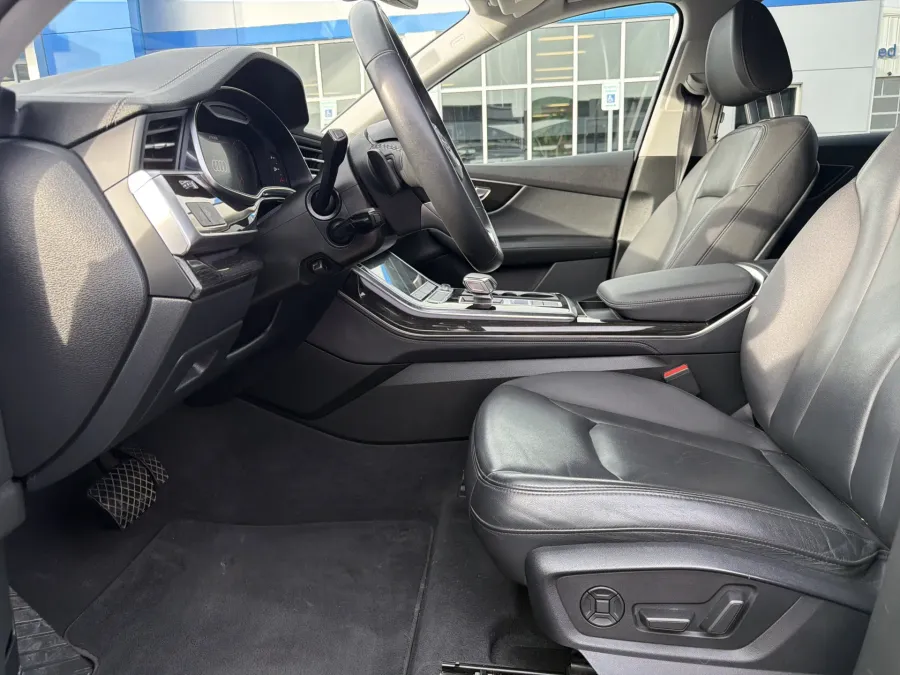 2023 Audi Q7 Premium Plus | Photo 16 of 23