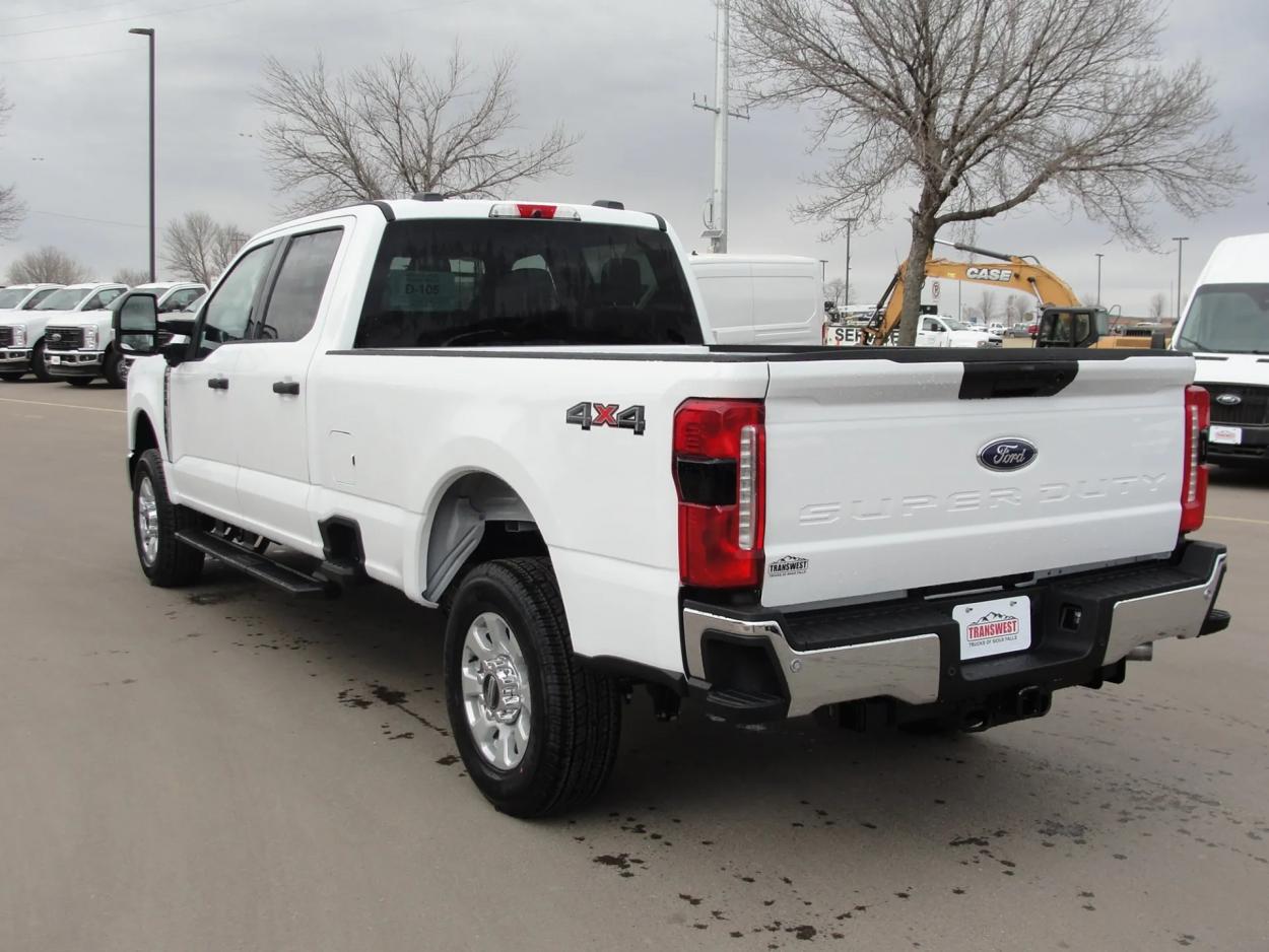 2024 Ford F-250 | Photo 3 of 13