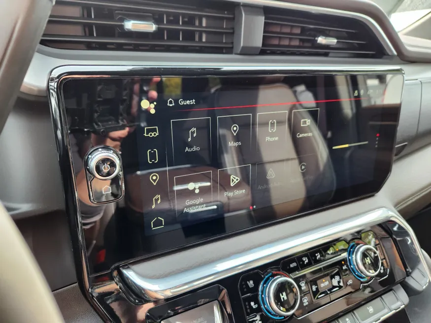 2026 GMC Sierra 3500HD Denali | Photo 26 of 32