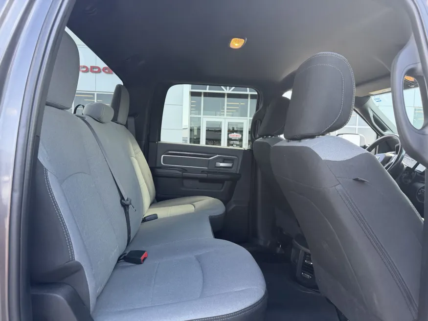 2022 RAM 2500 Big Horn | Photo 8 of 18