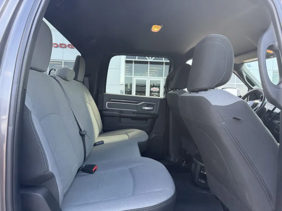 2022 RAM 2500 Big Horn | Photo 8 of 18