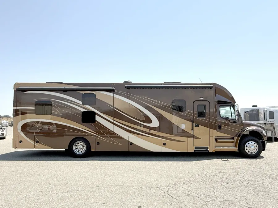 2016 Renegade Verona 40VBH | Photo 2 of 27