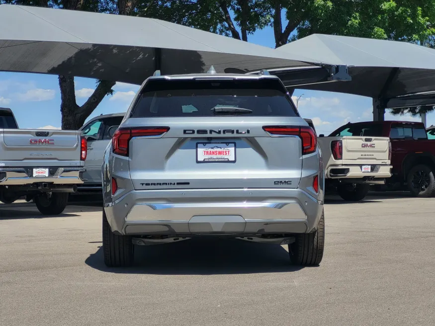 2026 GMC Terrain Denali | Photo 5 of 25