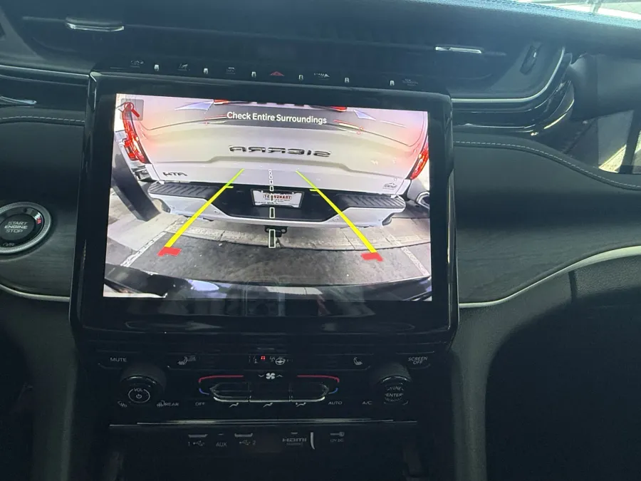 2023 Jeep Grand Cherokee L Limited | Photo 14 of 17