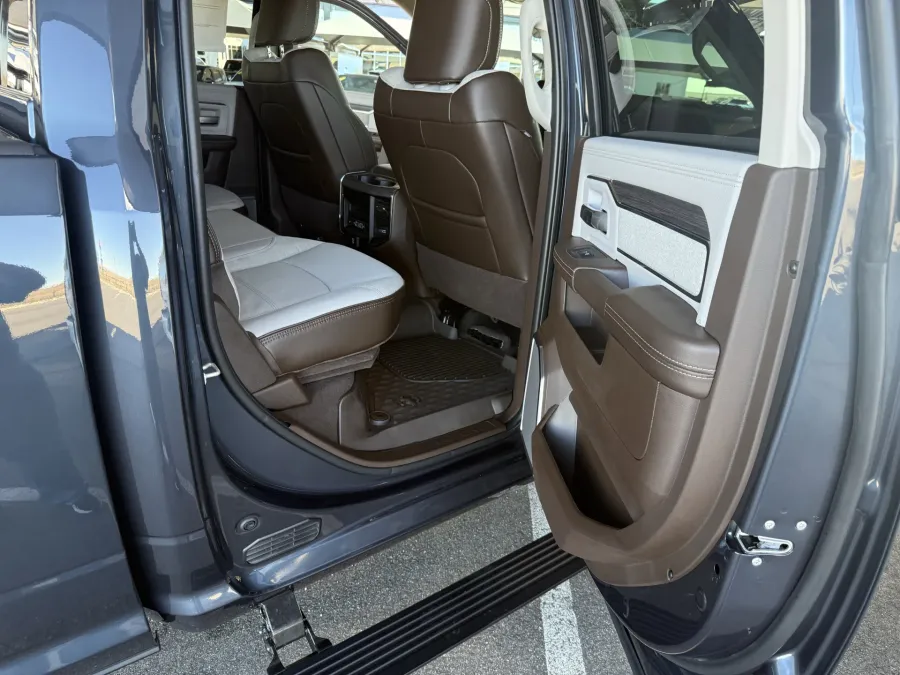 2026 RAM 3500 Laramie | Photo 7 of 18