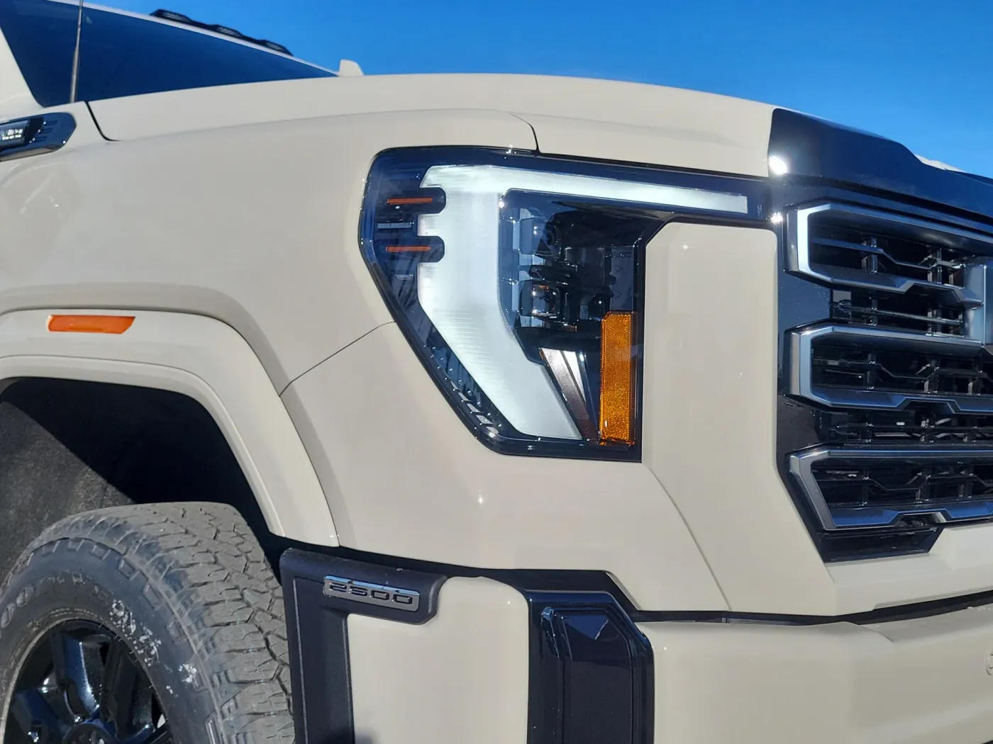 2026 GMC Sierra 2500HD AT4 | Photo 4 of 23