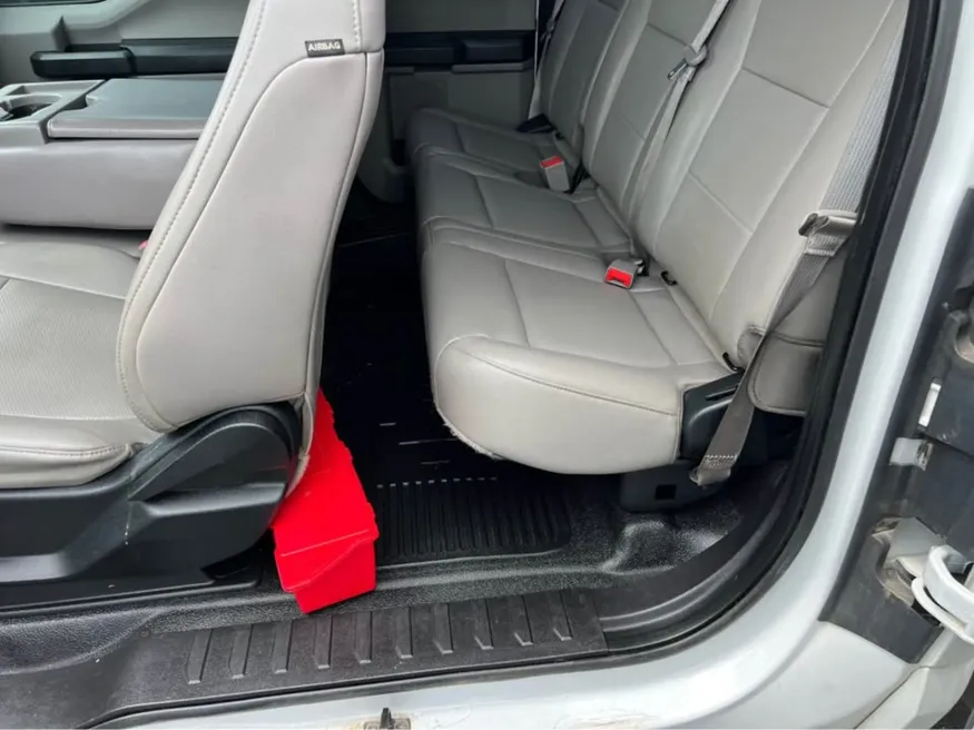 2018 Ford Super Duty F-550 | Photo 4 of 22