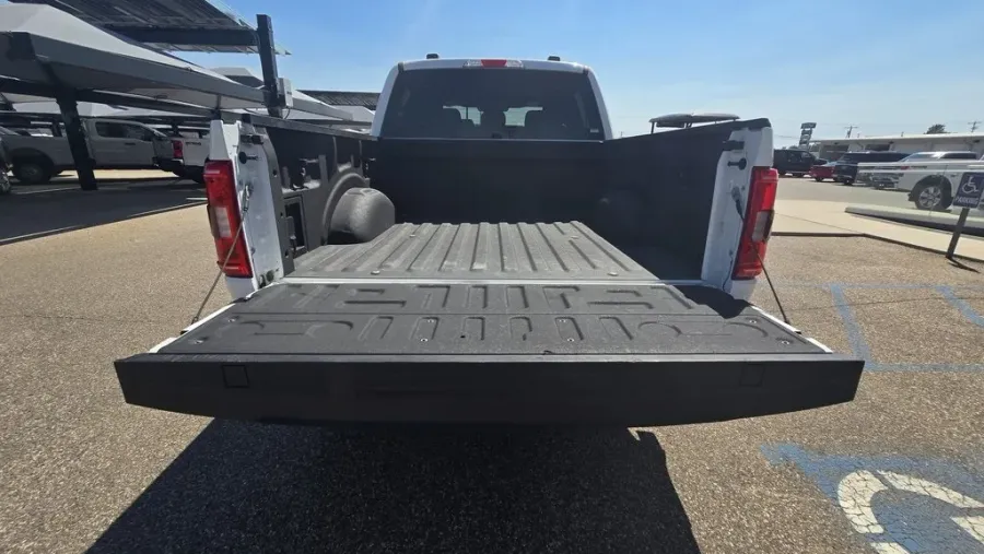 2023 Ford F-150 | Photo 8 of 30