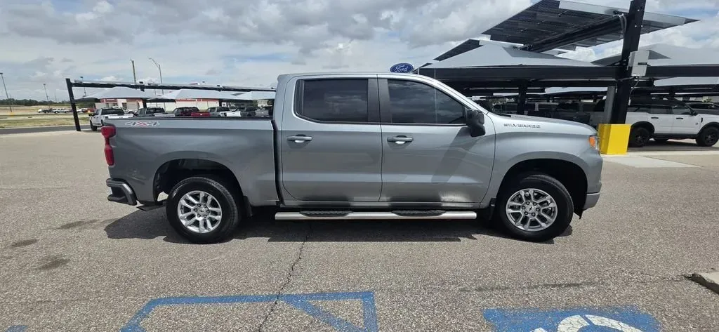 2025 Chevrolet Silverado 1500 | Photo 4 of 28