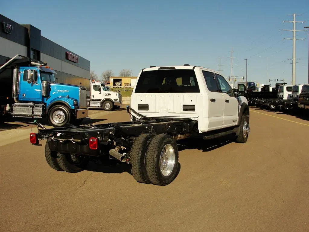 2026 Ford Super Duty F-550 XLT | Photo 5 of 23