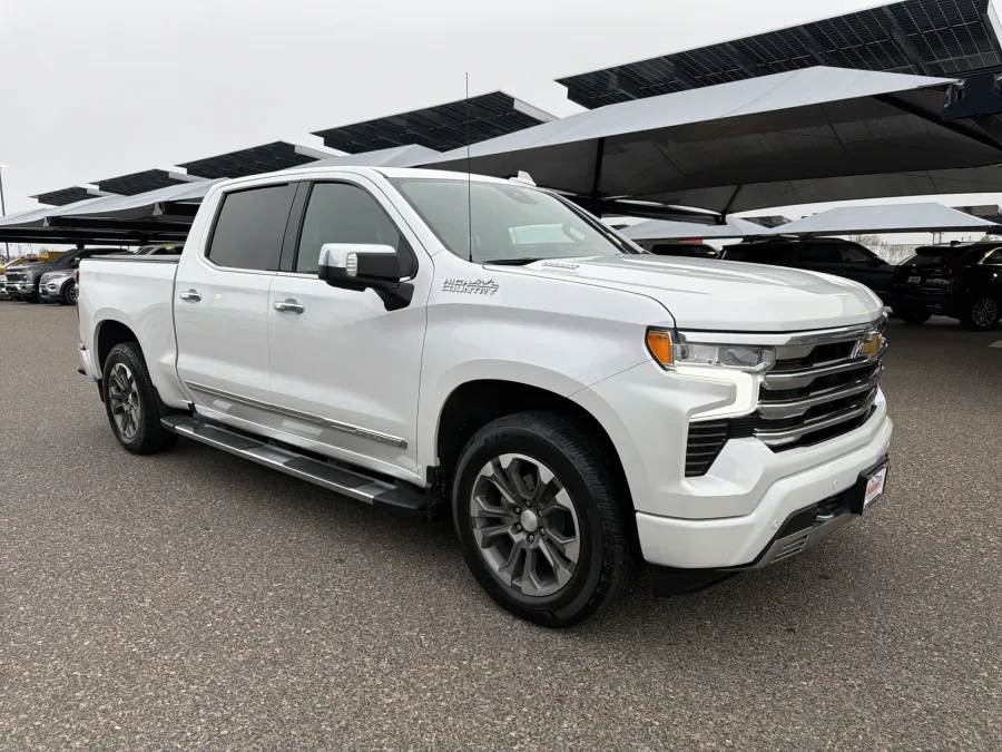 2024 Chevrolet Silverado 1500 High Country | Photo 6 of 19
