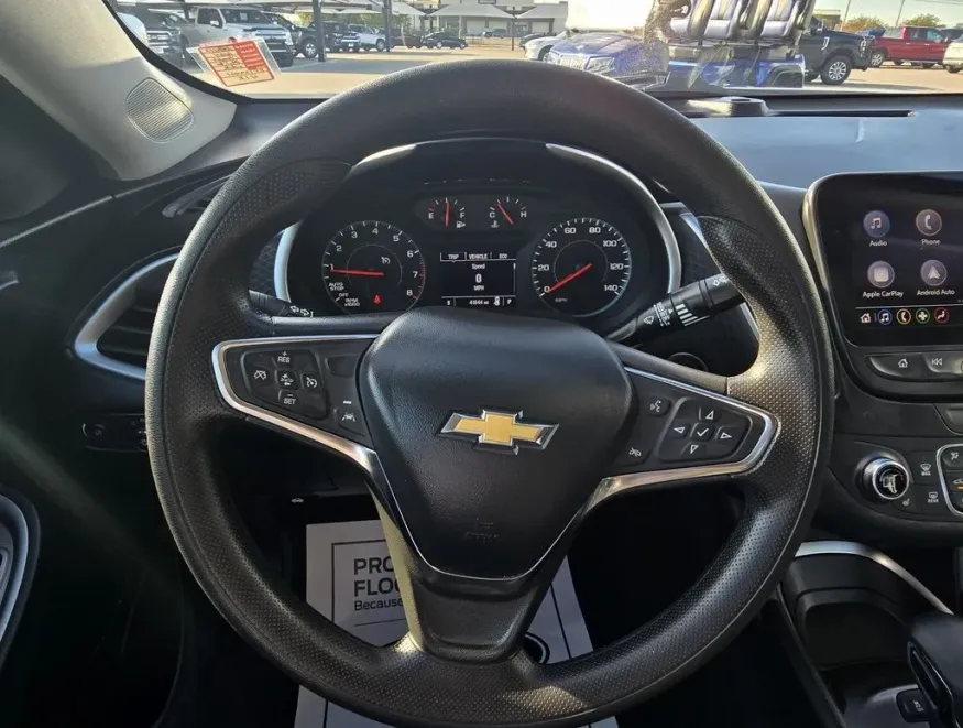 2024 Chevrolet Malibu | Photo 13 of 27