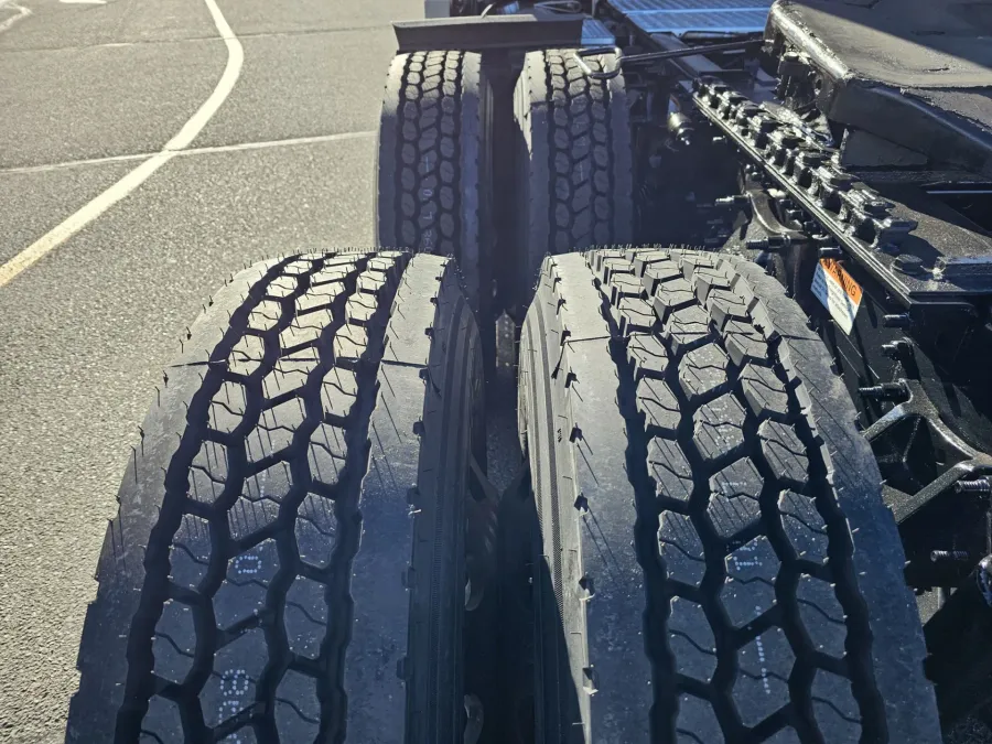 2024 Freightliner Cascadia | Photo 15 of 24