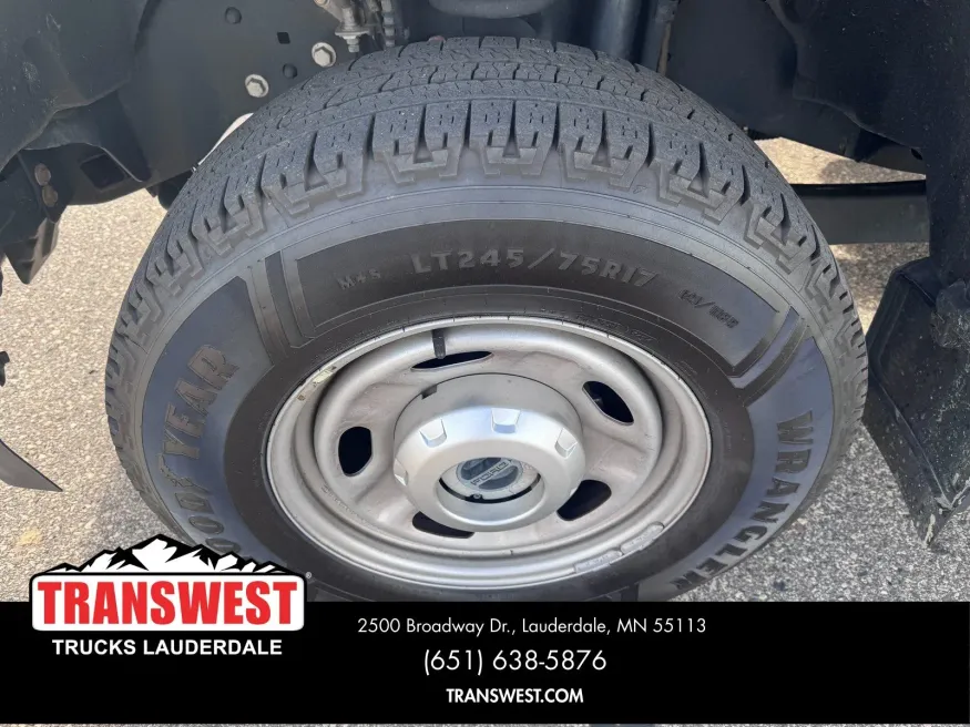 2022 Ford Super Duty F-350 XL | Photo 8 of 22