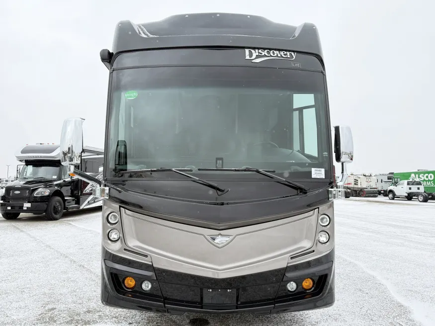 2019 Fleetwood Discovery 40M LXE | Photo 23 of 30