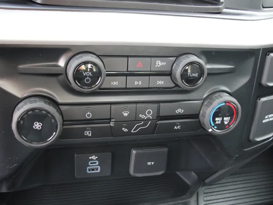 2026 Ford F-350 | Photo 11 of 16