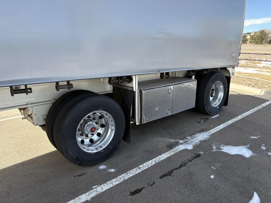 2011 MAC Flatbed | Photo 3 of 17